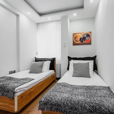 Cozy Flat Close To Lara Beach In Apartment Antalya